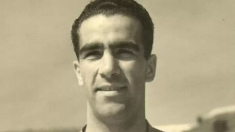 Trận đấu cuối cùng của ông cho Sporting là chiến thắng 3–1 trước Belenense trong trận chung kết Taca của Bồ Đào Nha năm 1948.